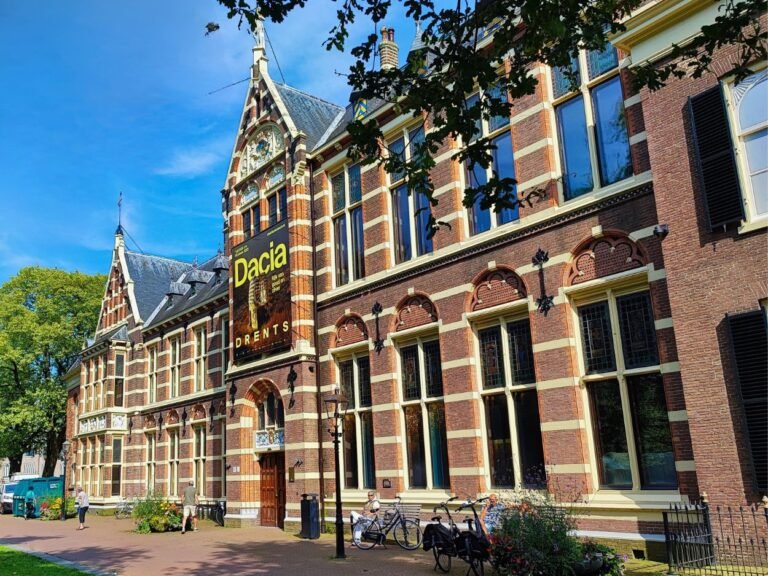 Historische bezienswaardigheden in Assen die je ontdekt tijdens het spelen van de City Detective citygame.