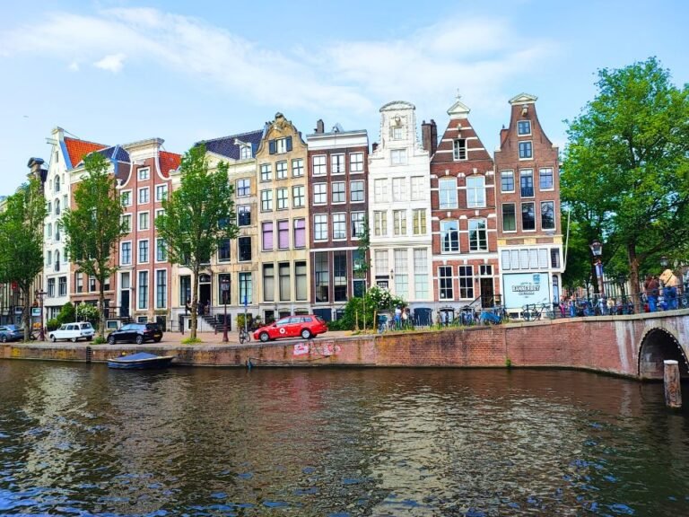 amsterdam-scavenger-hunt-hidden-perspective-of-amsterdam-canals