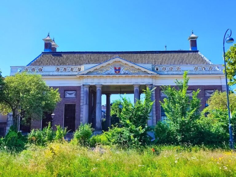 city-detective-haarlem-teylers-hofje