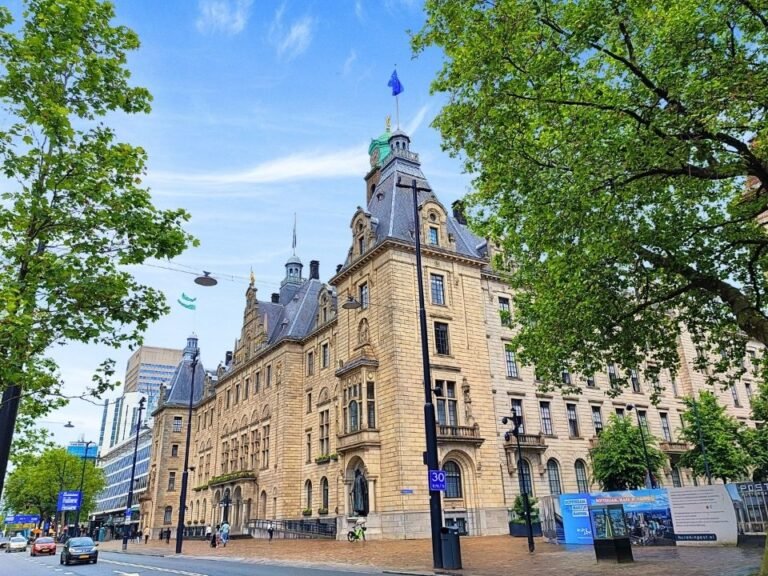 city-detective-rotterdam-stadhuis