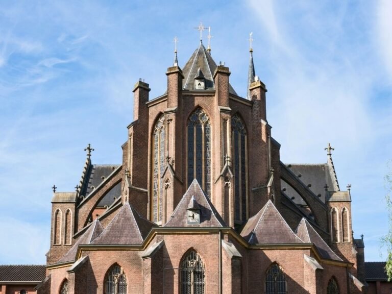 city-detective-view-of-sint-jozefkerk-tilburg