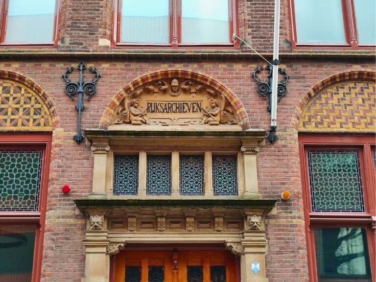den-bosch-escape-game-architectural-detail-at-hidden-alleys