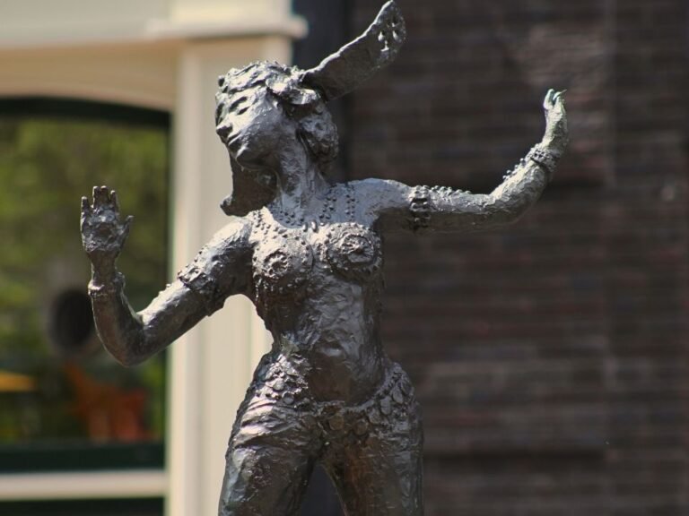 leeuwarden-scavenger-hunt-statue-mata-hari