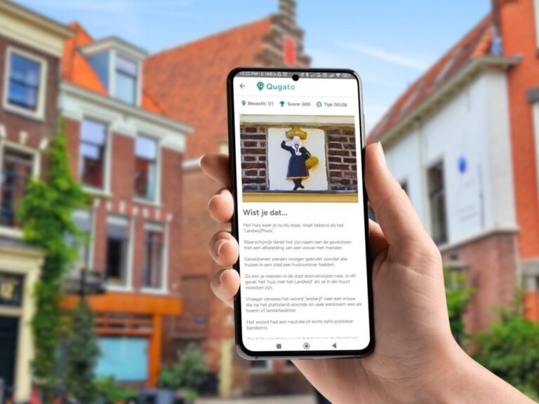 leiden-city-detective-players-using-the-Qugato-app-latijnse-school