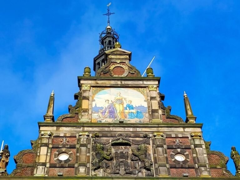 self-guided-city-game-close-up-waagtoren