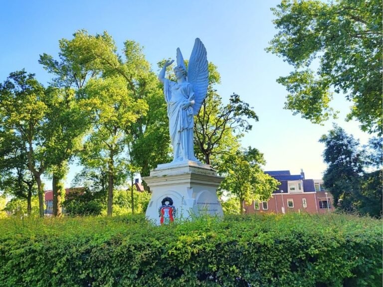urban-exploration-game-alkmaar-statue-victoriemonument