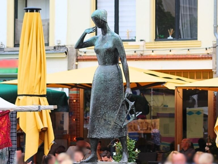 urban-exploration-game-nijmegen-historical-statue