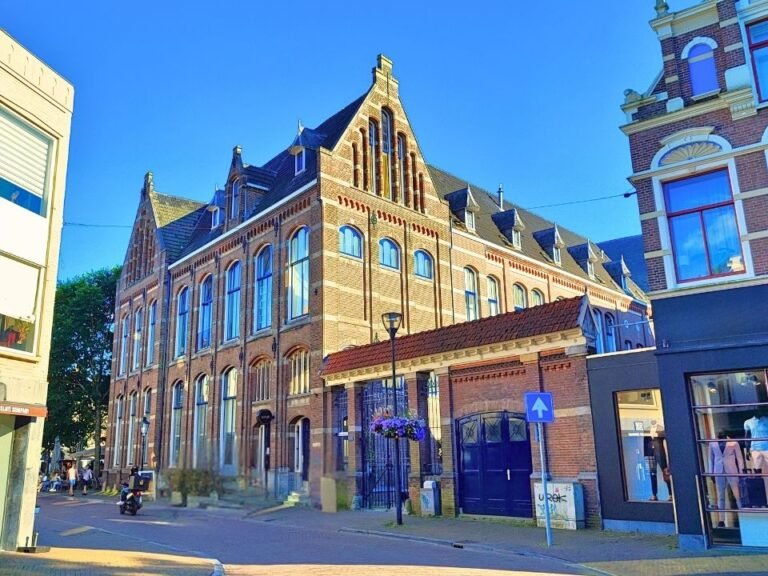 zwolle-scavenger-hunt-passing-memorial-statue