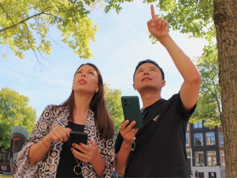 duo-pointing-nearby-object