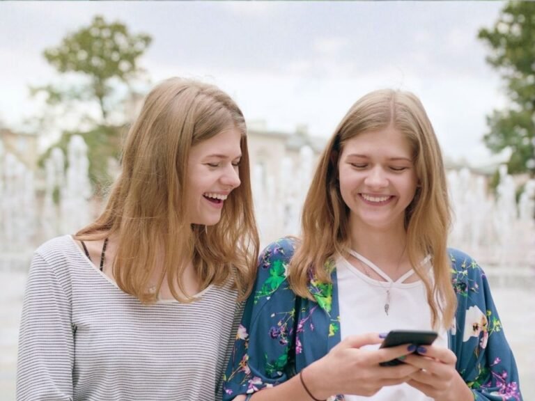 players-reviewing-photo-clue